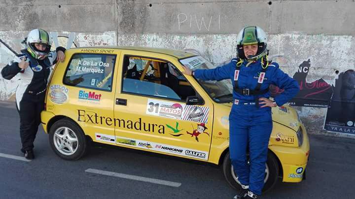 Al habla con la copiloto fuentecanteña Mari Márquez