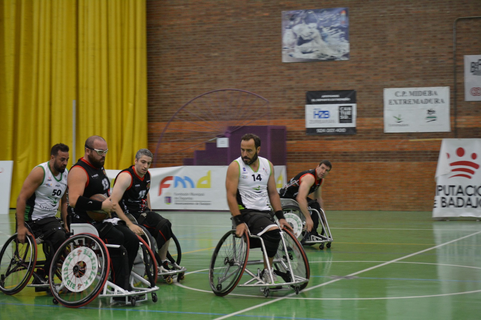El Mideba Extremadura empieza a lo grande ante Bilbao
