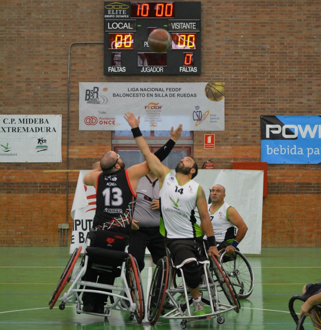 El Mideba Extremadura empieza a lo grande ante Bilbao