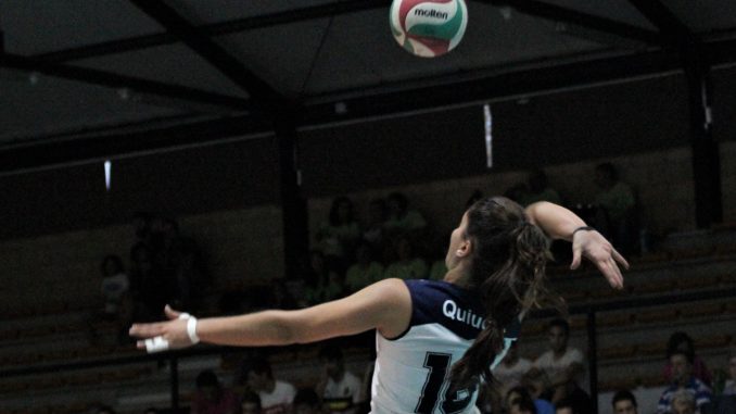 Foto Isabela - El Extremadura Arroyo termina su racha triunfal con un ajustado 3-1 ante Torrelavega