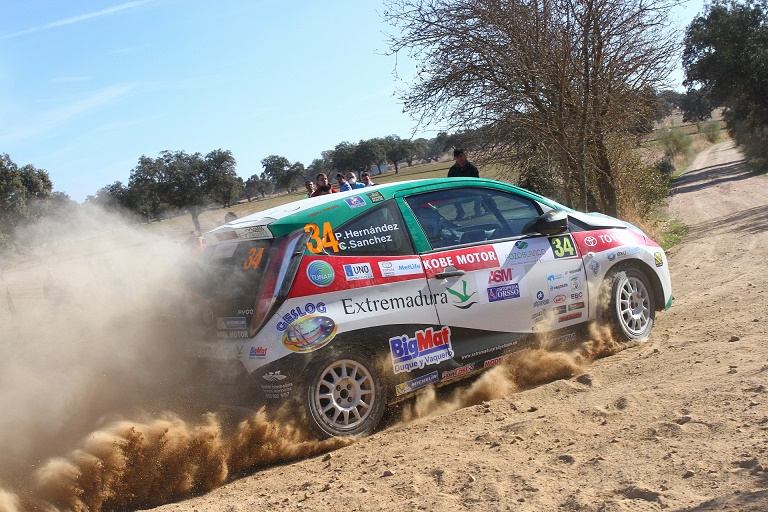 Pedro Hernández y Cándido Sánchez - El Extremadura Rallye Team cierra su participación en la Copa Kobe