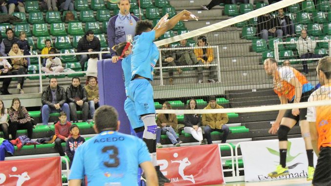Eletrocash Extremadura CCPH se enfrenta al Arona Paradise Park en partido solidario