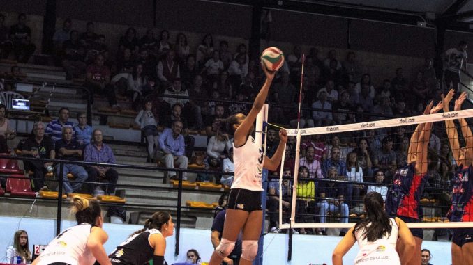 Un diezmado y épico Extremadura Arroyo lleva al límite a Madrid Chamberí (3-2) para que éste no pierda su condición de invicto