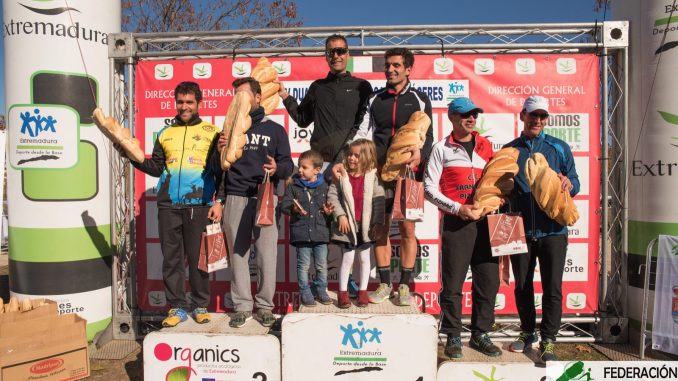 Podium Parejas Duatlón Cros Casar de Cáceres 2017