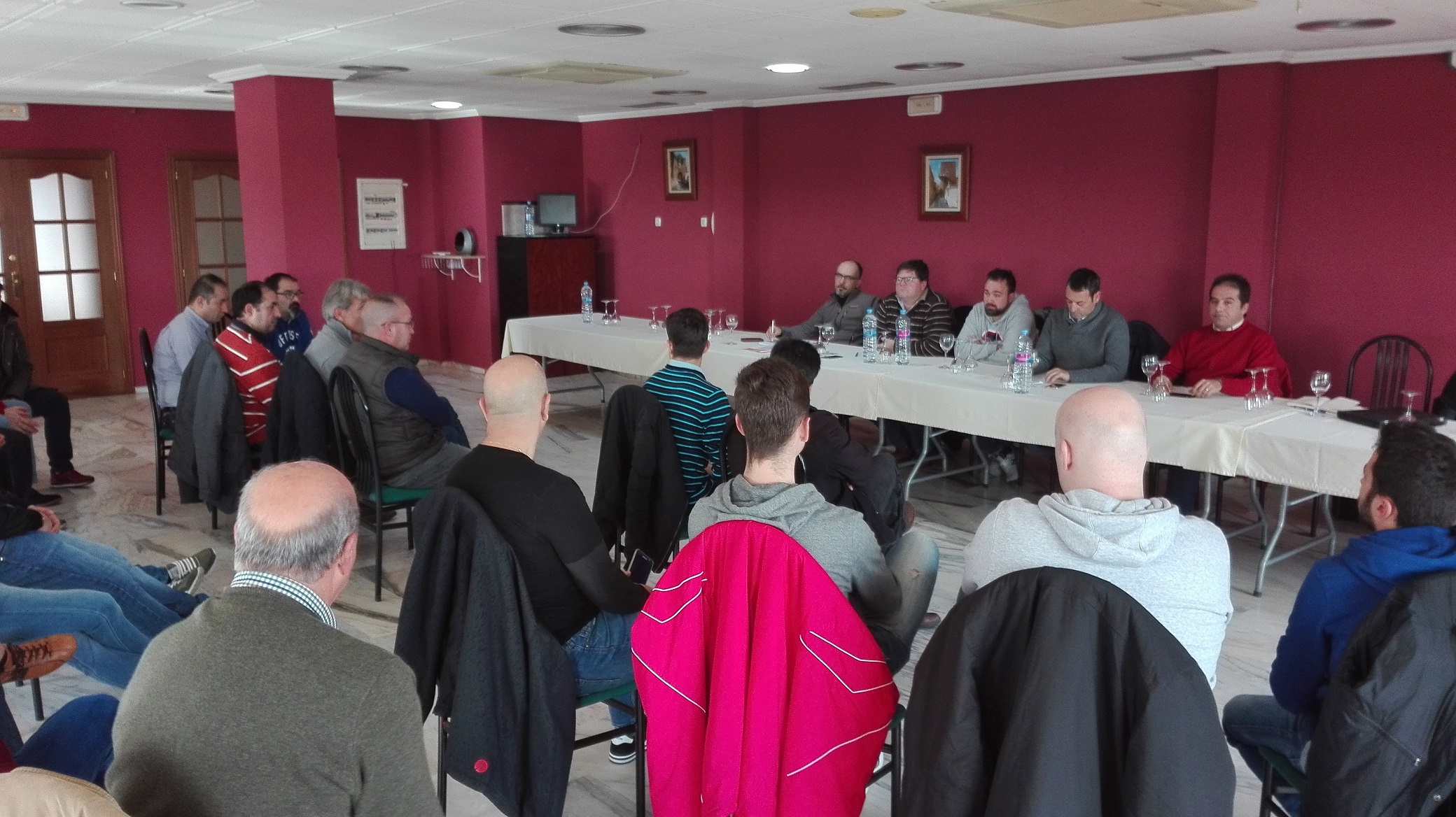 La FEXA se reunió con deportistas y organizadores