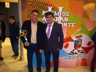 Luis Mejías Fernández, Presidente del Club Atletismo Don Benito recibió el premio especial Alabán