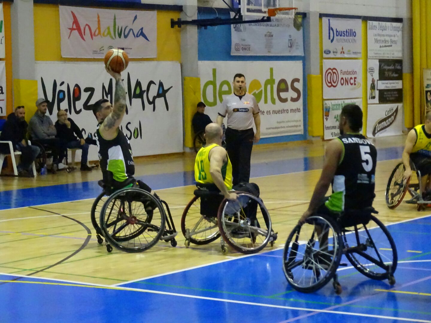 El Mideba Extremadura roza la victoria en Málaga
