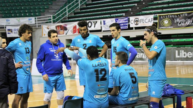 Electrocash contra Voley Dumbría último partido en el multiusos. COCEMFE invitados
