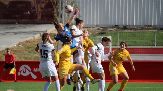 Un Santa Teresa Badajoz de más a menos cae ante Madrid CFF