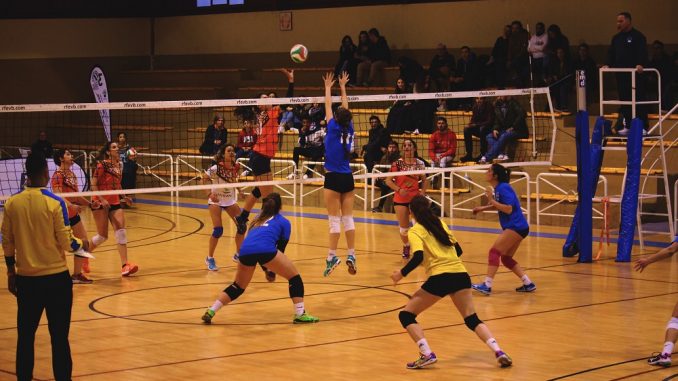 Cara y cruz para los Senior masculino y femenino. Las mandarinas van a la fase nacional
