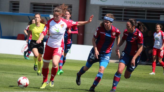 Charlyn desequilibra el choque entre el Levante UD y un Santa Teresa Badajoz con muchas ocasiones
