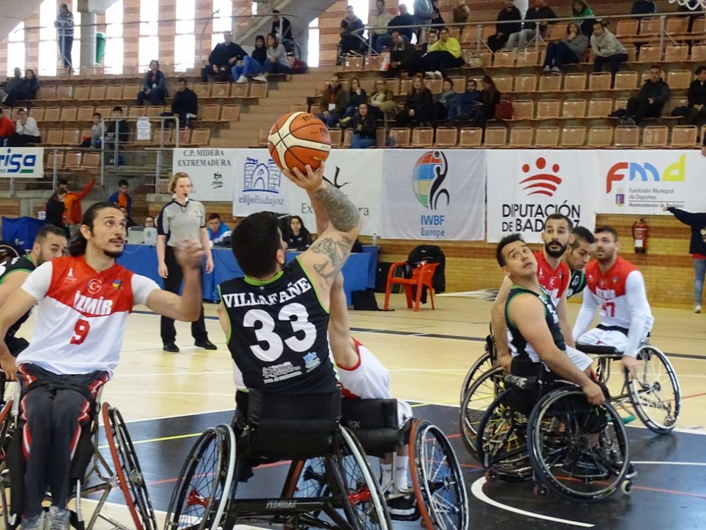 El Izmir turco se lleva la medalla de bronce, quedando al Mideba Extremadura fuera de las medallas El Izmir turco se lleva la medalla de bronce, quedando al Mideba Extremadura fuera de las medallas