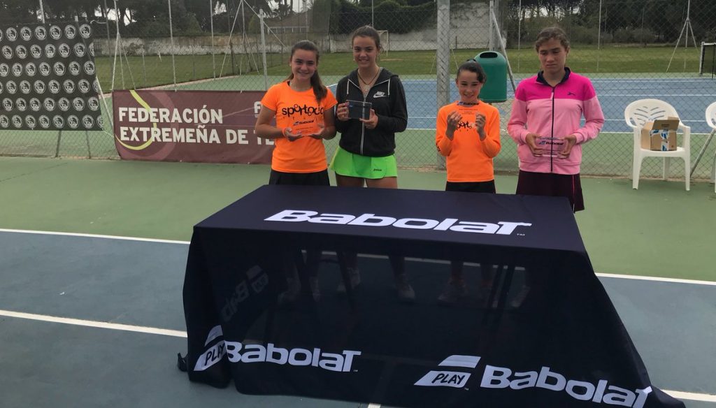 En las instalaciones del Club Las Arenas de Don Benito se ha disputado la Babolat Cup