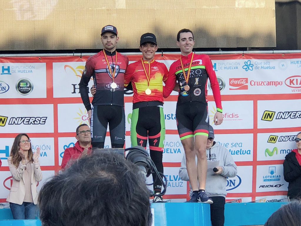 Susana Alonso y Manu Cordero Campeones de España de Ultramaratón 
