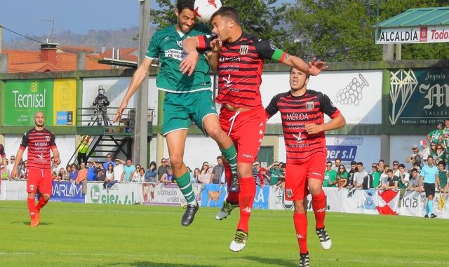 El Mérida desciende a la Tercera División Extremeña (Grupo XIV) al perder el playoff ante el Coruxo F.C.