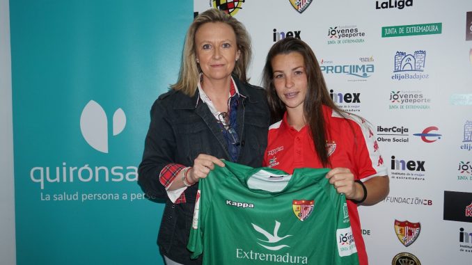 Marta Parralejo renueva con el Santa Teresa Badajoz
