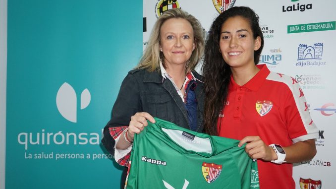 Nayadet López y el Santa Teresa Badajoz renuevan el contrato