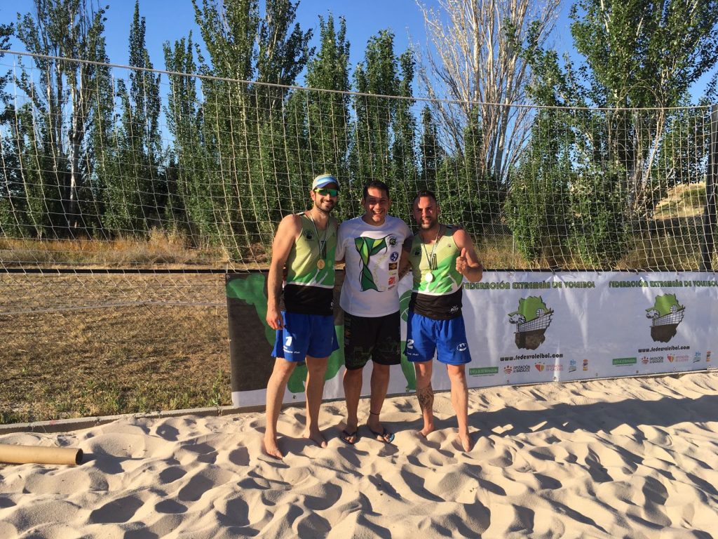 Los andaluces se hacen con la tercera prueba del circuito Extremadura voley playa
