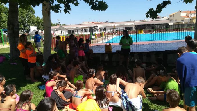 Elena Ayuso, presente en los Campus de Herrera del Duque y Fuenlabrada de los Montes