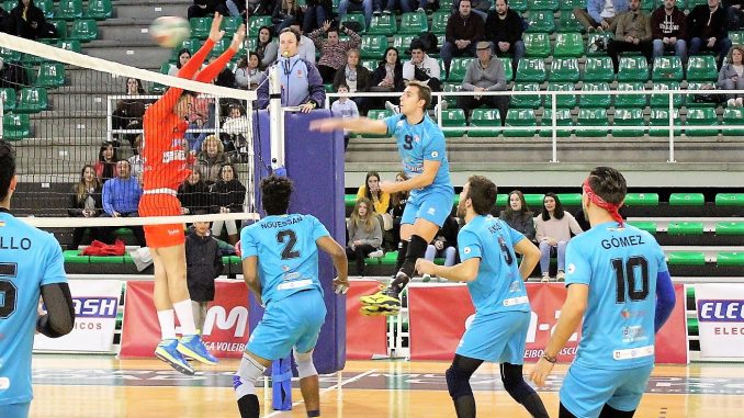 Guillermo Tovar "Guille" renueva otra temporada por el AD. Cáceres Voleibol