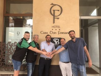 El Cáceres cierra su plantilla en el Hotel Soho Boutique Casa Don Fernando