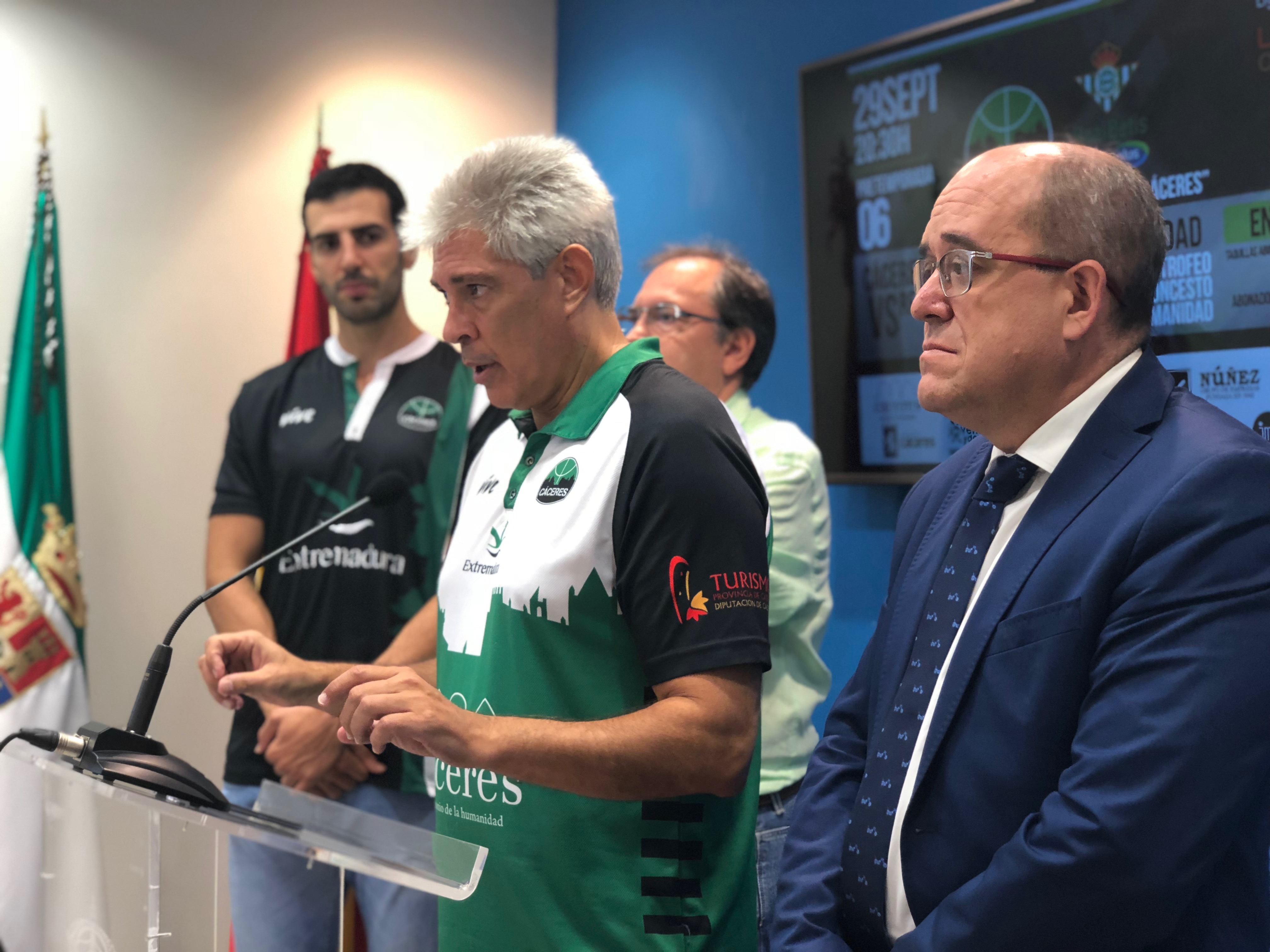El Cáceres presenta el XXV Trofeo Cáceres Patrimonio de la Humanidad