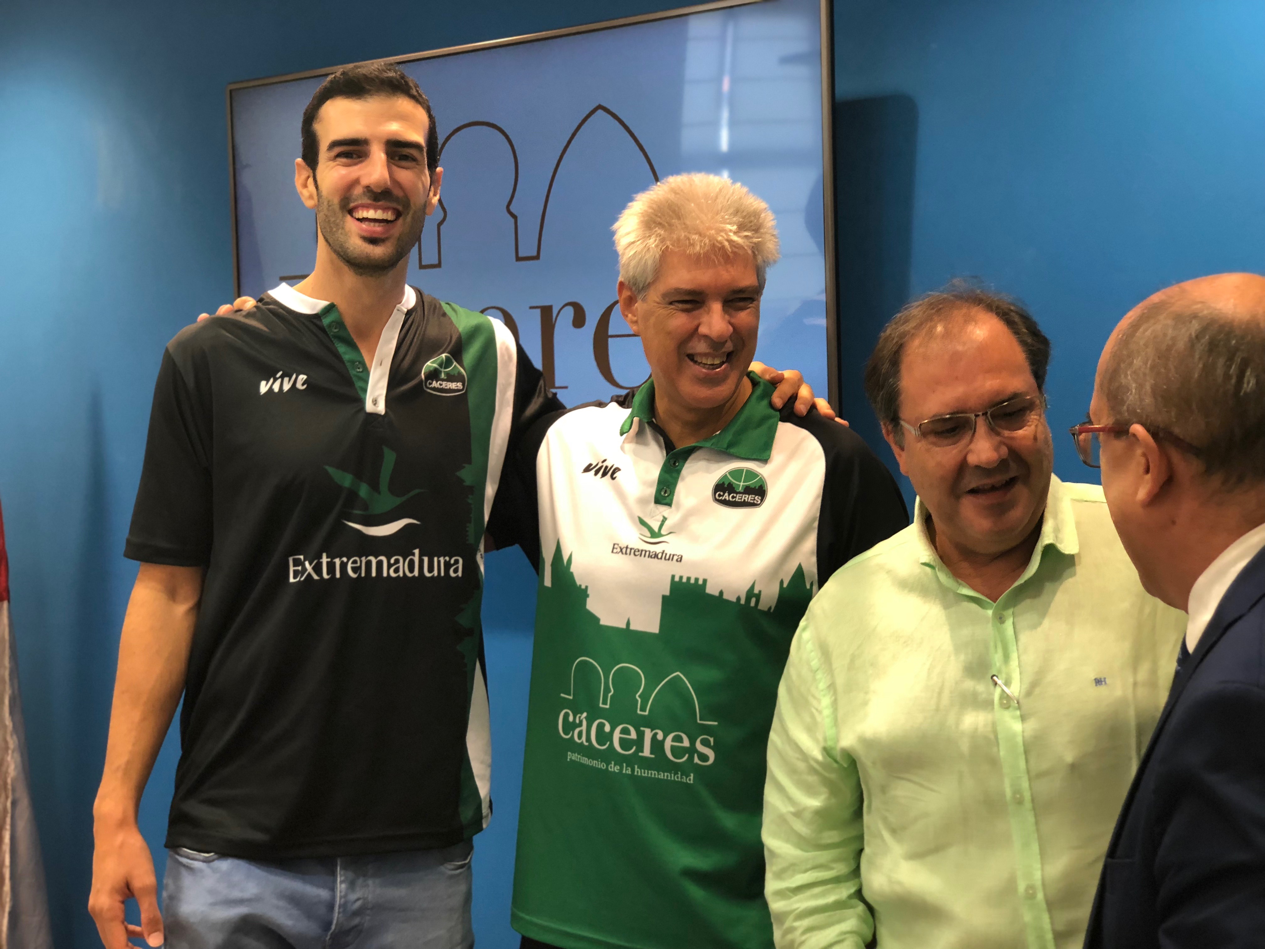 El Cáceres presenta el XXV Trofeo Cáceres Patrimonio de la Humanidad