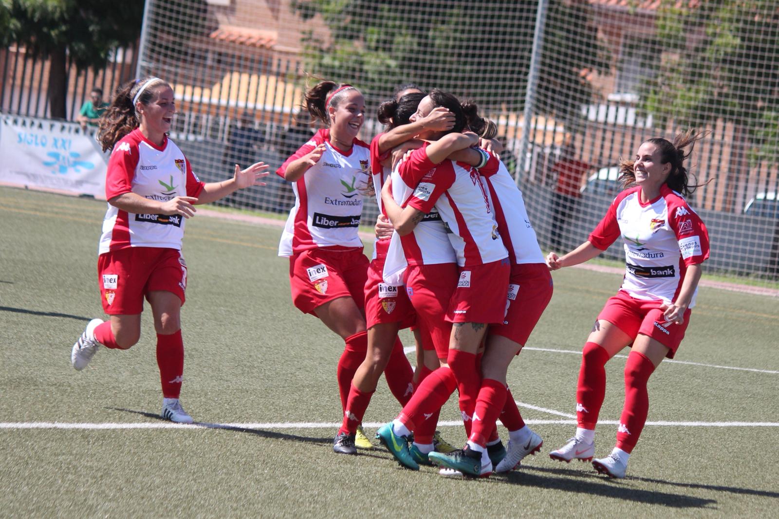 El Liberbank Santa Teresa Badajoz se impone con fuerza a Sporting Huelva B