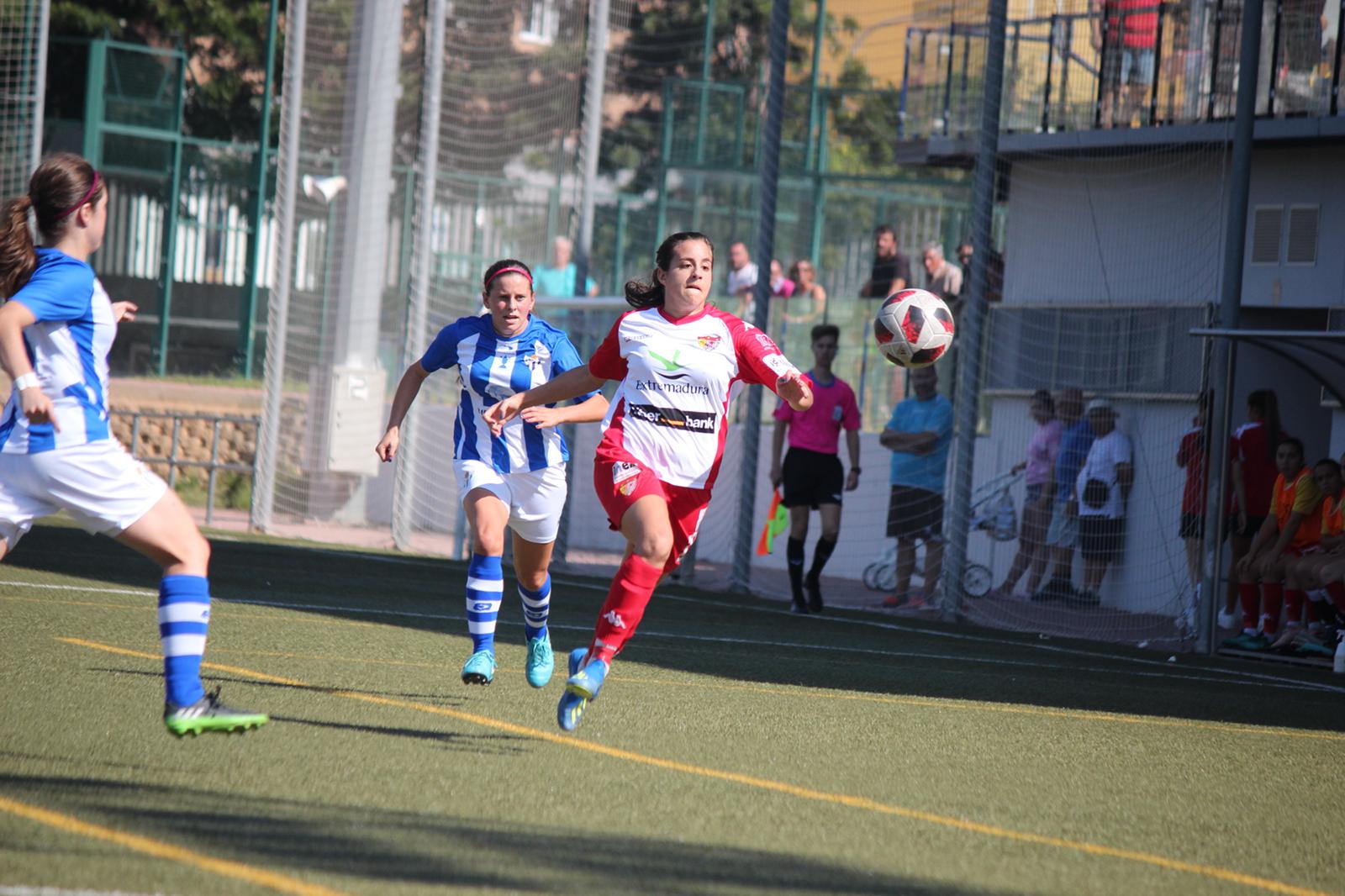 El Liberbank Santa Teresa Badajoz se impone con fuerza a Sporting Huelva B