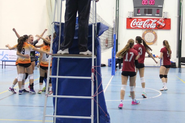 El Aparthotel MM Badajoz suma la primera victoria en un gran partido ante USAL El Aparthotel MM Badajoz suma la primera victoria en un gran partido ante USAL