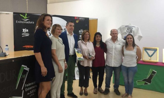 El director general de Deportes Manuel Hernández inaugura el I Encuentro Internacional de Extremadura Judo Femenino