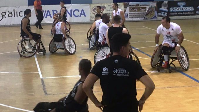 El Mideba Extremadura gana al Amfiv con un defensa sobresaliente