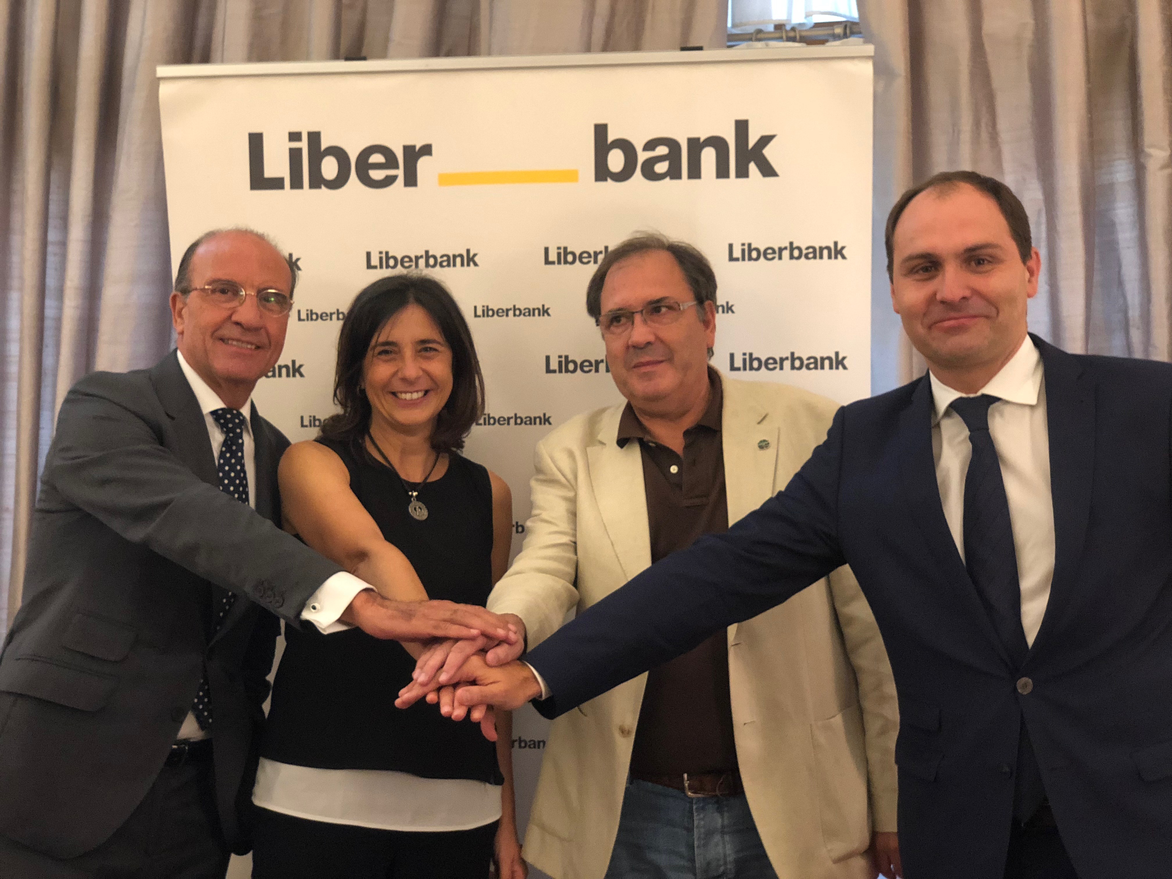 Liberbank se suma al Cáceres a tiempo para el arranque de temporada