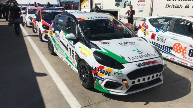 El joven piloto chinato Miguel Grande del Extremadura Rallye Team consiguió en el circuito del Jarama en Madrid su mejor resultado dentro del Campeonato de España de Resistencia