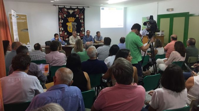 Ganaderos, científicos y cazadores crean una alianza estratégica para luchar contra la tuberculosis en Extremadura