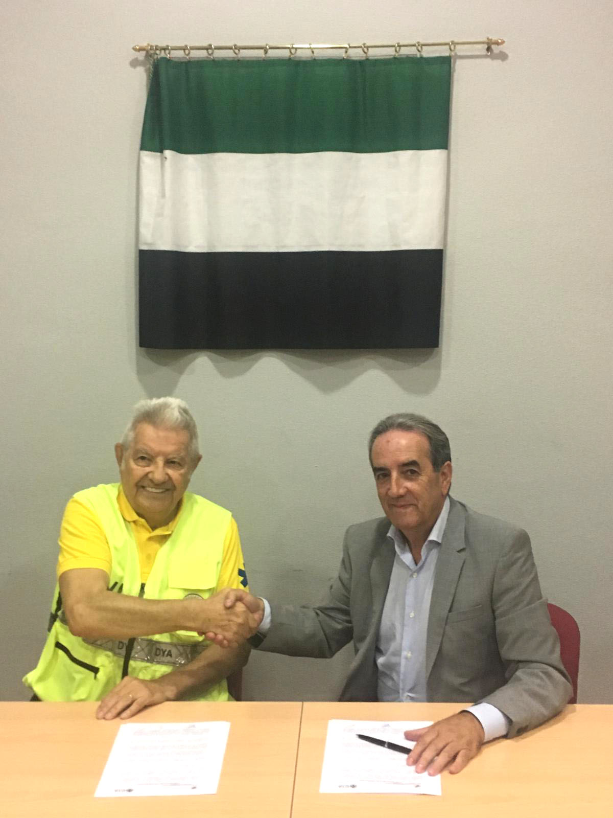 La delegación extremeña de la Mutualidad de Futbolistas dotará de ambulancias los campos federativos de Badajoz y Cáceres