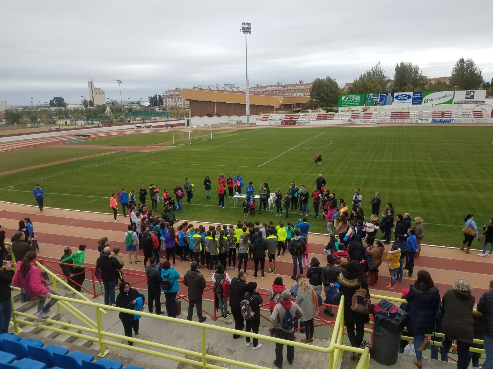 Resumen del I Encuentro Interclubes en las Pistas de Atletismo Don Benito
