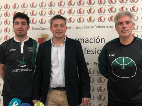 Bohigas analiza al Leyma Coruña en el Instituto Tecnológico Dental Fones