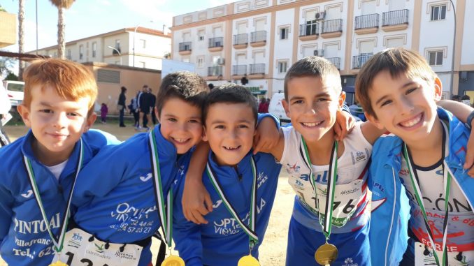 Pequeños y mayores competían en Aceuchal, carrera que daba por finalizada la temporada 2017/2018