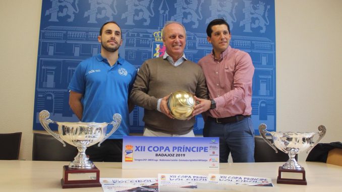 El Extremadura Arroyo buscará mañana, a partir de las 17.00 horas, en el Pabellón Germans Escalas de Palma de Mallorca, sellar el pase a la gran final de la Copa de la Princesa del domingo 13. Será en la primera de las semifinales de la competición del KO. Se enfrentará al club anfitrión, el JS Hotels Cide. Vuelve seis años después de la que fue su primera y única cita con esta competición.