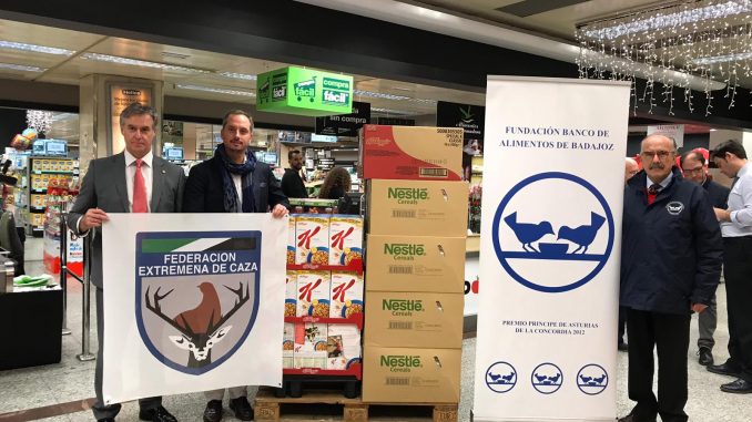 FEDEXCAZA+ dona 300 raciones de comida para comedores sociales y productos para el Banco de Alimentos