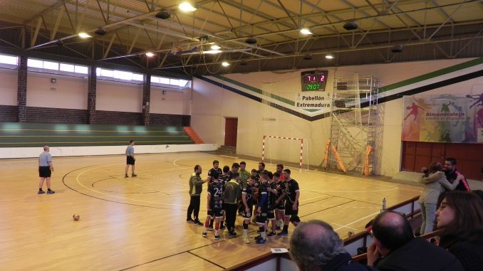 Recuperando sensaciones el Club Balonmano Tierra de Barros