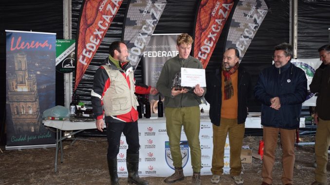 Michiel Buil y Gabriel Miguel Ballesteros, ganadores autonómicos del Campeonato de Extremadura de Cetrería 2019