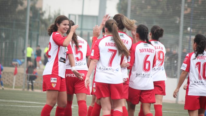 El Liberbank Santa Teresa Badajoz vuelve a casa en un ilusionante partido ante Granada CF