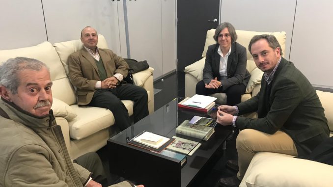 El sector de la caza y la consejera de Cultura e Igualdad avanzan en el proceso de declaración de la montería y la rehala como Bien de Interés Cultural