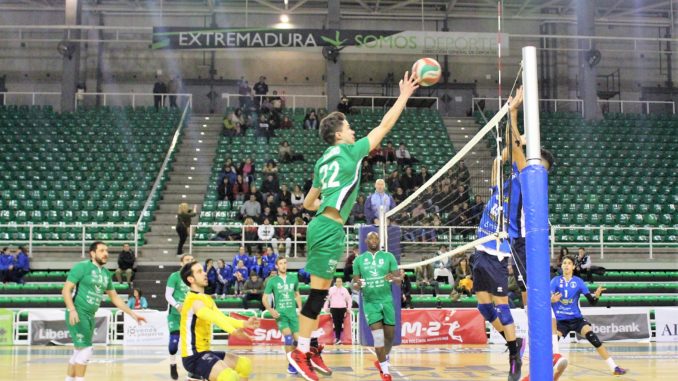 El Extremadura CCPH recibe al segundo clasificado, Voleibol Dumbría