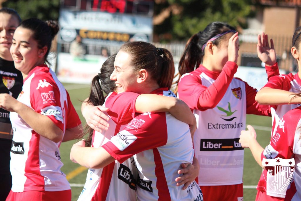 Derbi regional del Liberbank Santa Teresa Badajoz con el Extremadura UD en las IDM El Vivero