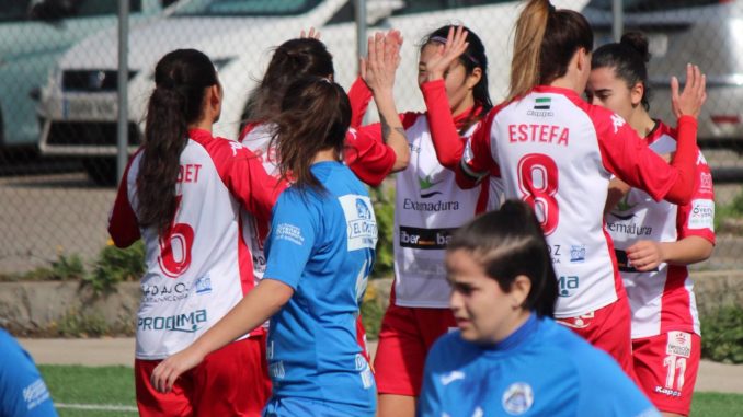 Victoria en Plasencia con doblete de Ayano y gol de Belén