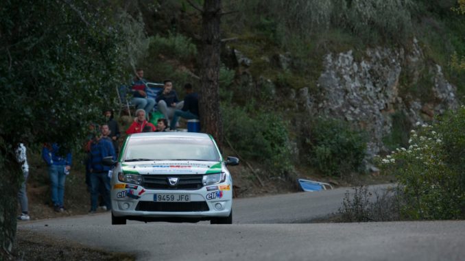 Una avería mecánica lastra la suerte de Pedro Manuel Hernández y Manuel Pedraz en Sierra Morena