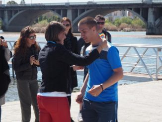 Elena Ayuso realiza la entrega de medallas en las I Olimpiadas Escolares Erasmus +